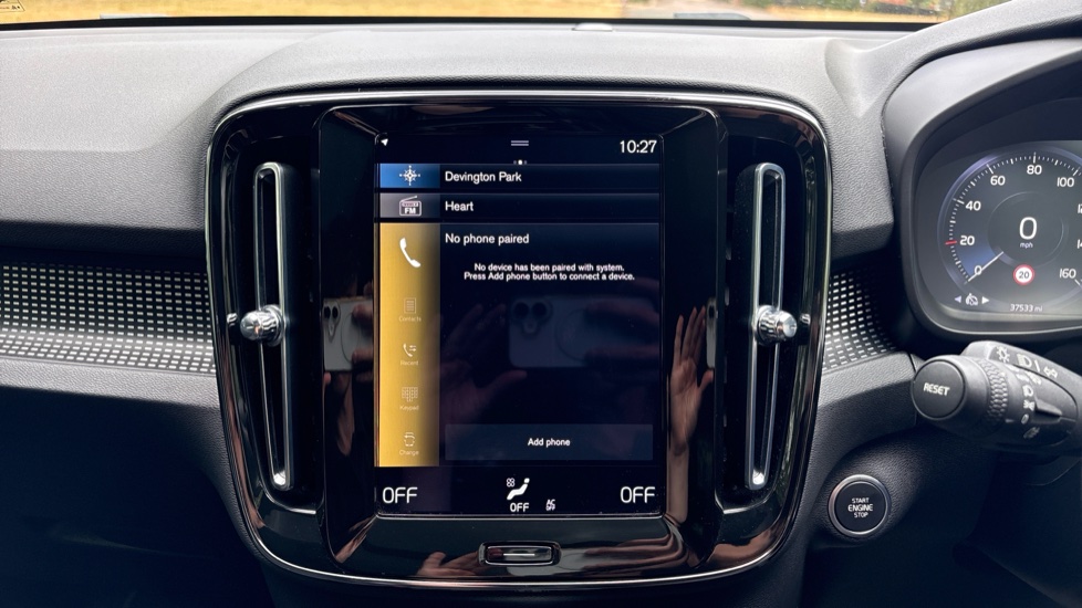 Volvo XC40 2.0 B4P R DESIGN 5dr Auto Petrol Estate - Image 30