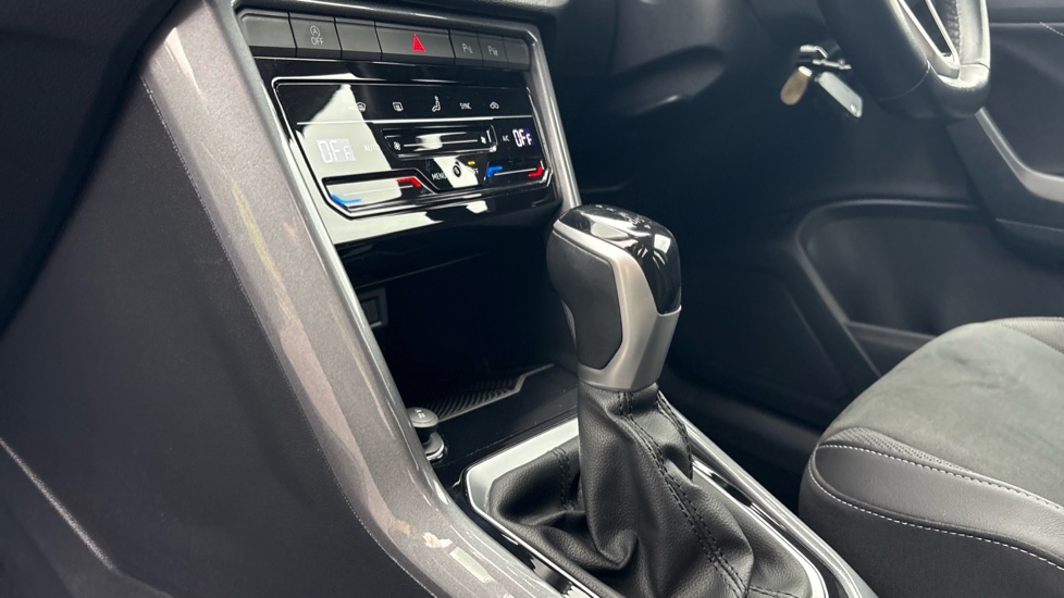 Volkswagen T-Roc 1.5 TSI Style 5dr DSG Petrol Hatchback - Image 13