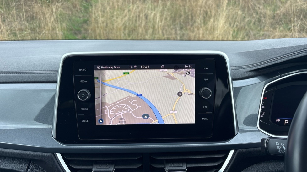 Volkswagen T-Roc 1.5 TSI Style 5dr DSG Petrol Hatchback - Image 28