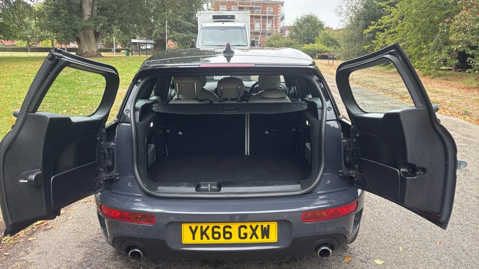 MINI Clubman 2.0 Cooper S D ALL4 6dr Auto Diesel Estate - Image 4