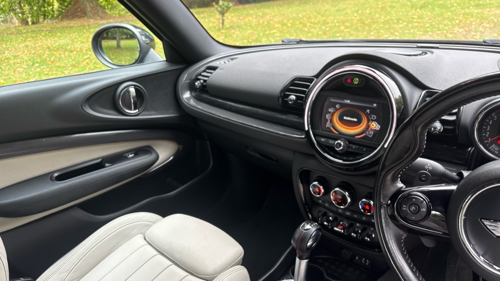 MINI Clubman 2.0 Cooper S D ALL4 6dr Auto Diesel Estate - Image 14