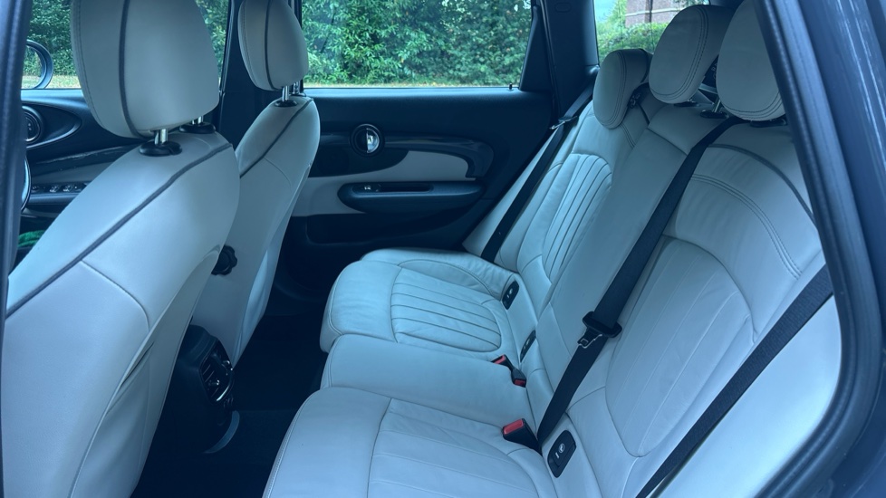 MINI Clubman 2.0 Cooper S D ALL4 6dr Auto Diesel Estate - Image 16