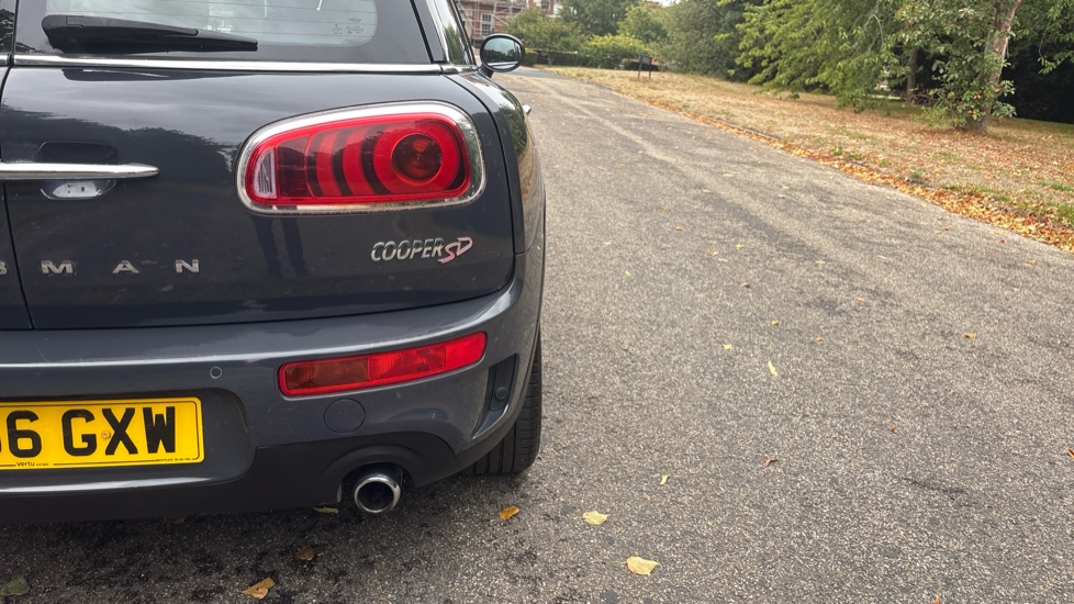 MINI Clubman 2.0 Cooper S D ALL4 6dr Auto Diesel Estate - Image 29