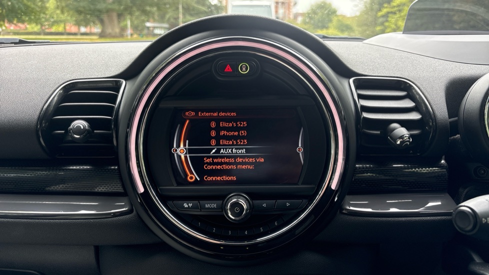 MINI Clubman 2.0 Cooper S D ALL4 6dr Auto Diesel Estate - Image 32