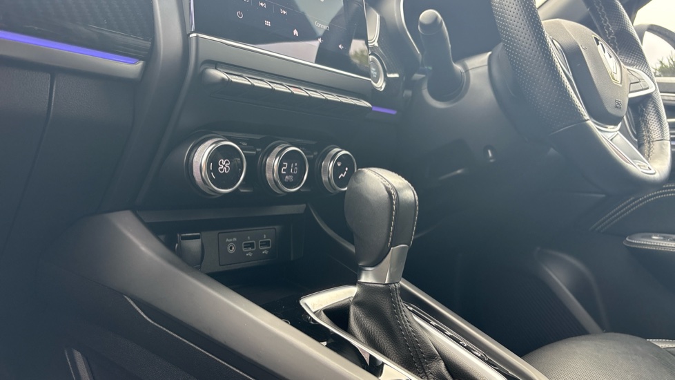Renault Arkana 1.6 E-Tech full hybrid 145 Engineered 5dr Auto Hybrid Estate - Image 13