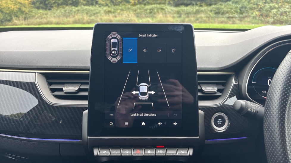 Renault Arkana 1.6 E-Tech full hybrid 145 Engineered 5dr Auto Hybrid Estate - Image 33