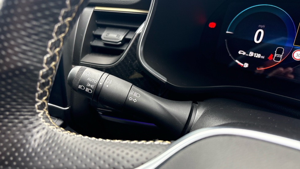 Renault Arkana 1.6 E-Tech full hybrid 145 Engineered 5dr Auto Hybrid Estate - Image 39