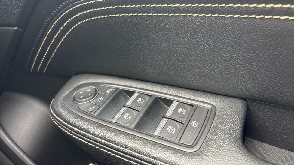 Renault Arkana 1.6 E-Tech full hybrid 145 Engineered 5dr Auto Hybrid Estate - Image 41