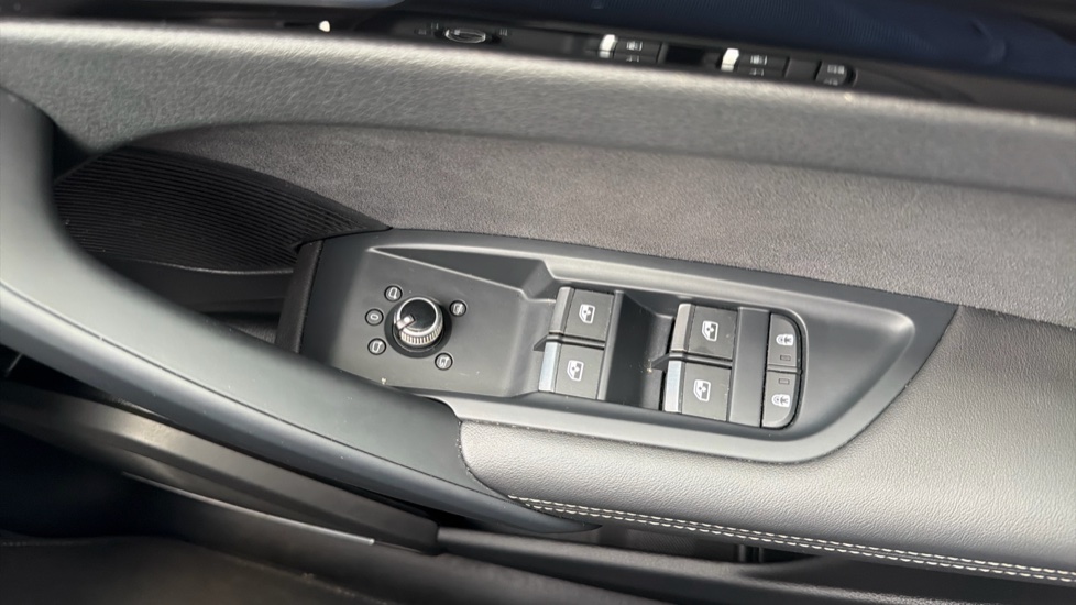 Audi Q5 40 TDI Quattro Edition 1 5dr S Tronic Diesel Estate - Image 32