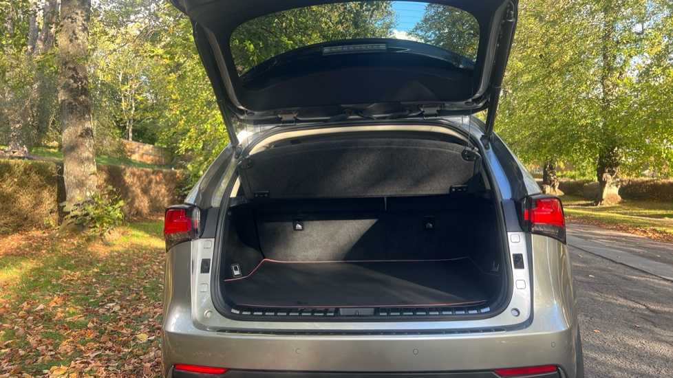 Lexus NX 300h 2.5 5dr CVT [8 Inch Nav] Hybrid Estate - Image 4