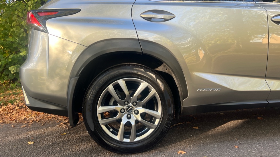Lexus NX 300h 2.5 5dr CVT [8 Inch Nav] Hybrid Estate - Image 7