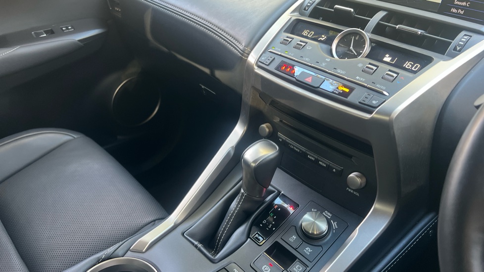 Lexus NX 300h 2.5 5dr CVT [8 Inch Nav] Hybrid Estate - Image 13