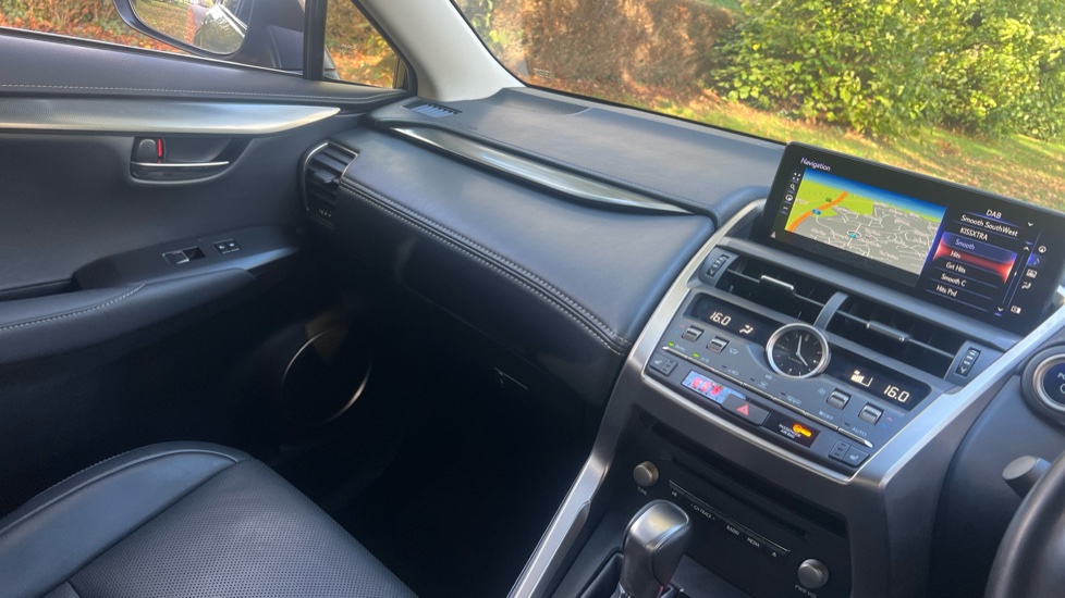 Lexus NX 300h 2.5 5dr CVT [8 Inch Nav] Hybrid Estate - Image 14
