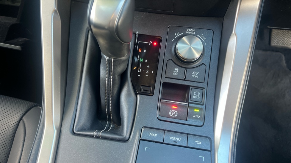 Lexus NX 300h 2.5 5dr CVT [8 Inch Nav] Hybrid Estate - Image 22