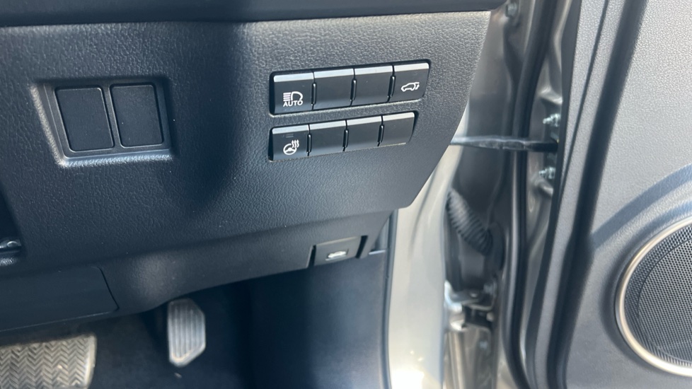 Lexus NX 300h 2.5 5dr CVT [8 Inch Nav] Hybrid Estate - Image 27