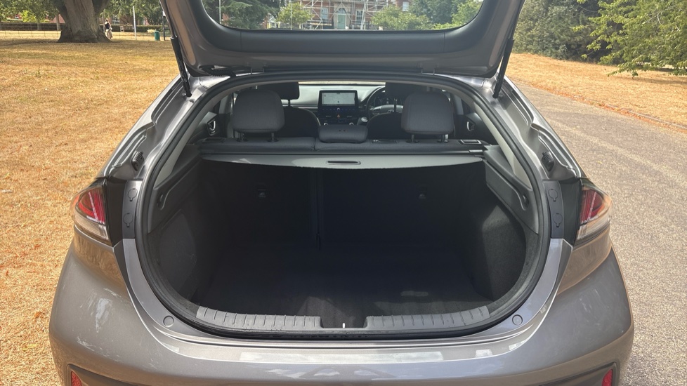 Hyundai IONIQ 1.6 GDi Hybrid Premium 5dr DCT Hybrid Hatchback - Image 4