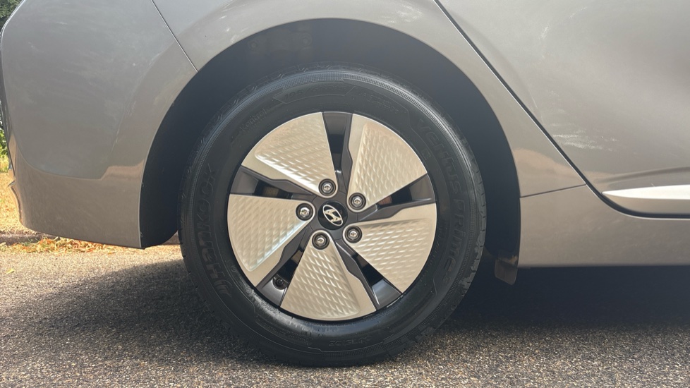 Hyundai IONIQ 1.6 GDi Hybrid Premium 5dr DCT Hybrid Hatchback - Image 7