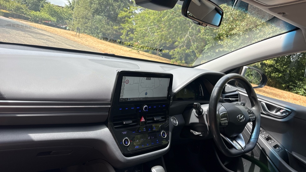 Hyundai IONIQ 1.6 GDi Hybrid Premium 5dr DCT Hybrid Hatchback - Image 9