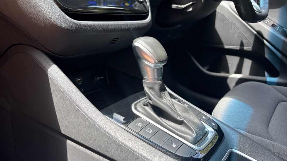 Hyundai IONIQ 1.6 GDi Hybrid Premium 5dr DCT Hybrid Hatchback - Image 13