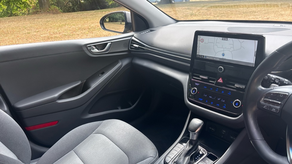 Hyundai IONIQ 1.6 GDi Hybrid Premium 5dr DCT Hybrid Hatchback - Image 14