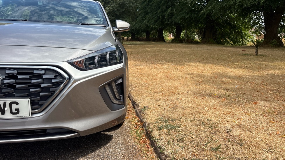 Hyundai IONIQ 1.6 GDi Hybrid Premium 5dr DCT Hybrid Hatchback - Image 23