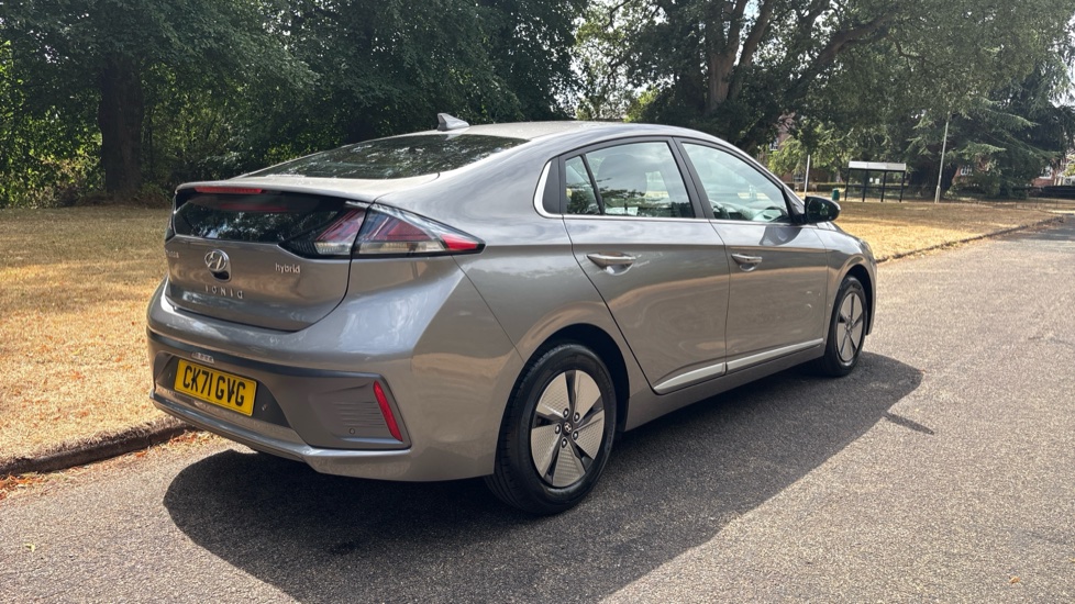 Hyundai IONIQ 1.6 GDi Hybrid Premium 5dr DCT Hybrid Hatchback - Image 27