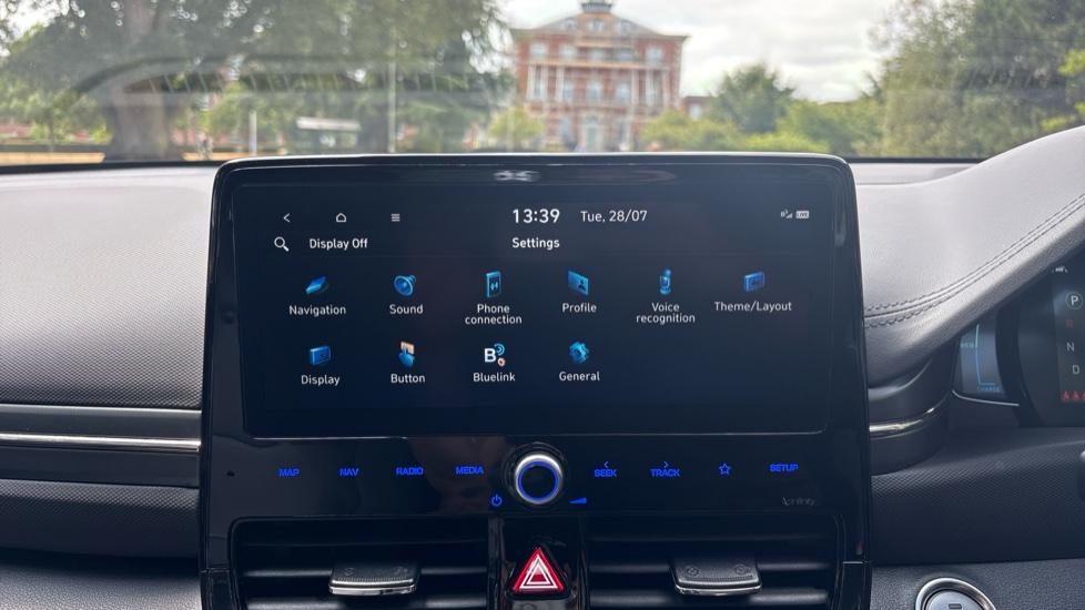 Hyundai IONIQ 1.6 GDi Hybrid Premium 5dr DCT Hybrid Hatchback - Image 33