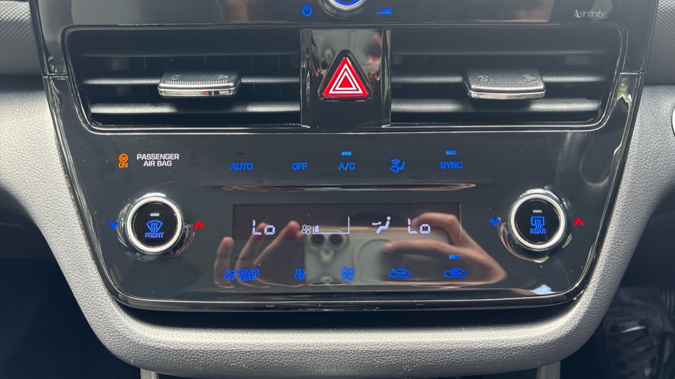 Hyundai IONIQ 1.6 GDi Hybrid Premium 5dr DCT Hybrid Hatchback - Image 34