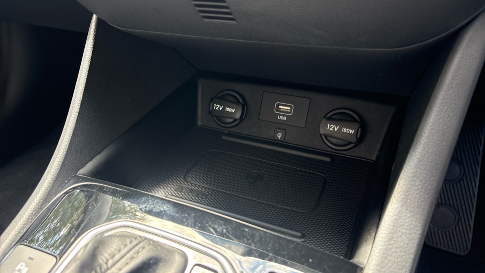 Hyundai IONIQ 1.6 GDi Hybrid Premium 5dr DCT Hybrid Hatchback - Image 35