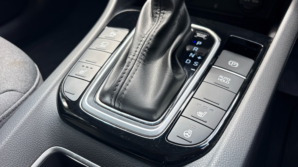 Hyundai IONIQ 1.6 GDi Hybrid Premium 5dr DCT Hybrid Hatchback - Image 36