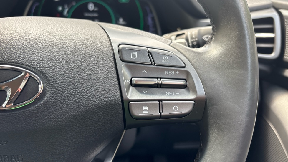 Hyundai IONIQ 1.6 GDi Hybrid Premium 5dr DCT Hybrid Hatchback - Image 38