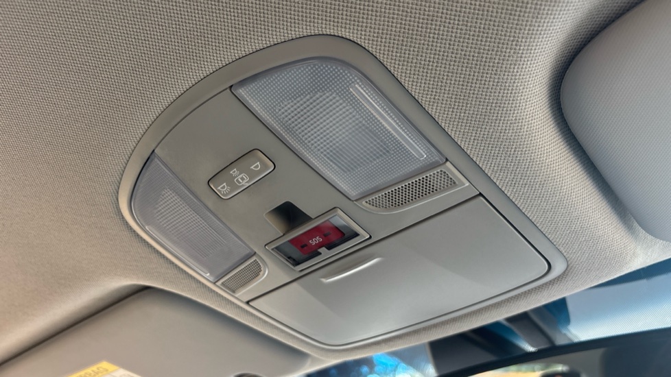 Hyundai IONIQ 1.6 GDi Hybrid Premium 5dr DCT Hybrid Hatchback - Image 43