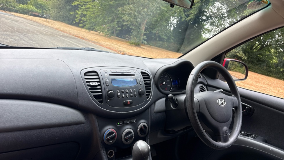 Hyundai i10 1.2 Active 5dr Auto Petrol Hatchback - Image 9