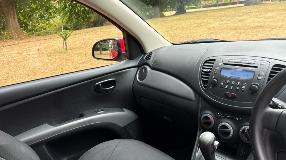 Hyundai i10 1.2 Active 5dr Auto Petrol Hatchback - Image 14