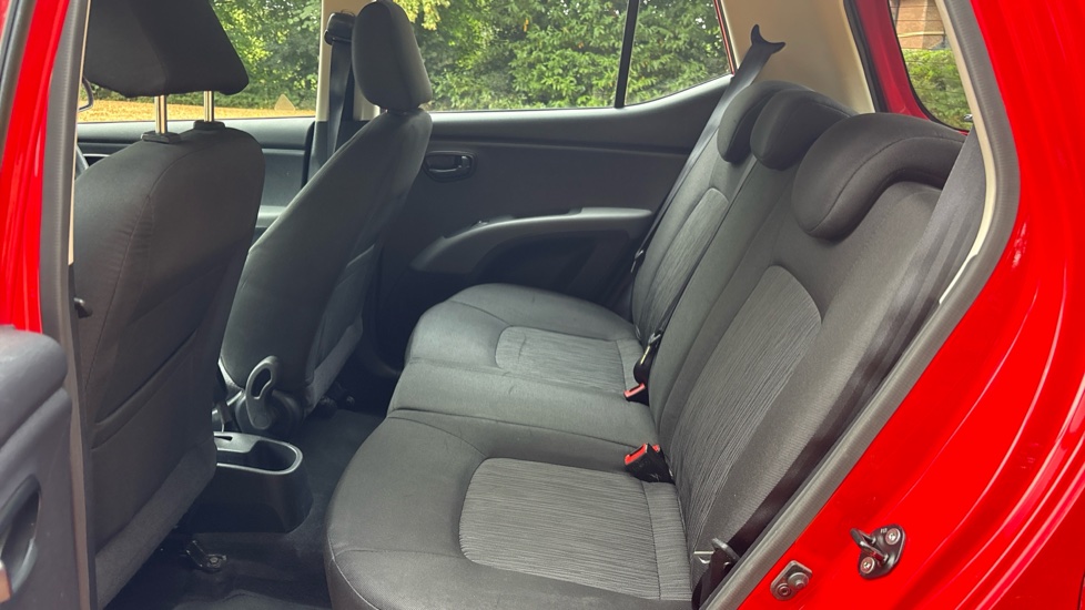Hyundai i10 1.2 Active 5dr Auto Petrol Hatchback - Image 16