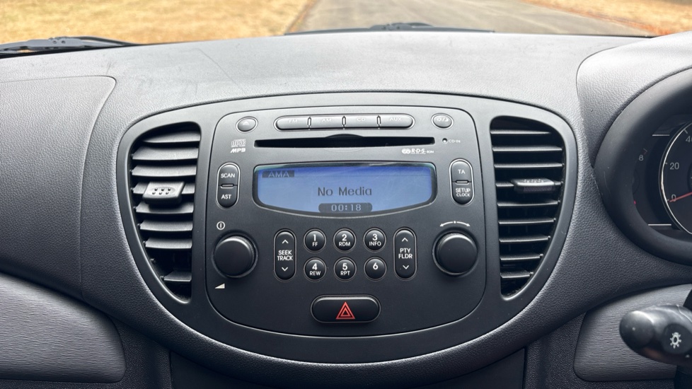 Hyundai i10 1.2 Active 5dr Auto Petrol Hatchback - Image 30