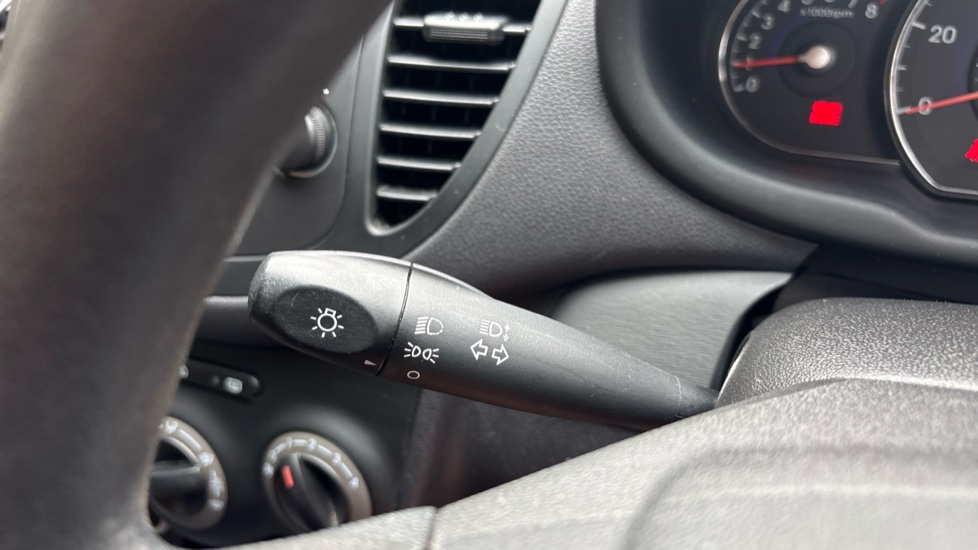 Hyundai i10 1.2 Active 5dr Auto Petrol Hatchback - Image 32