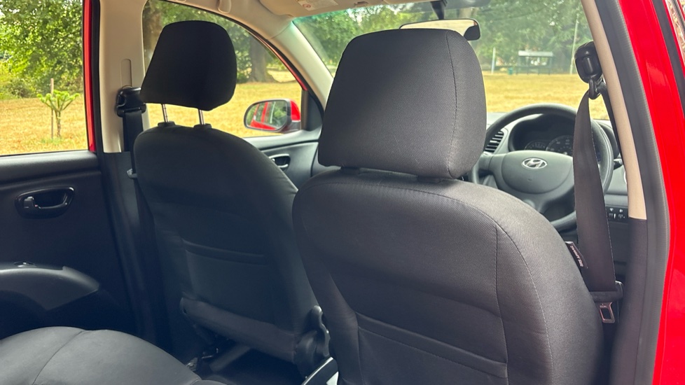Hyundai i10 1.2 Active 5dr Auto Petrol Hatchback - Image 37