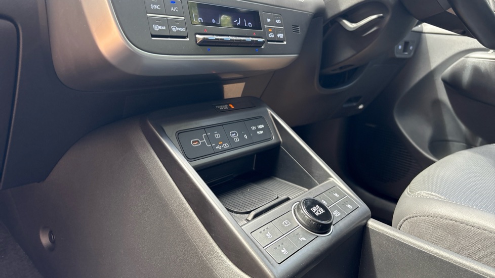 Hyundai KONA 1.6 Hybrid 129 Ultimate 5dr DCT Hybrid Hatchback - Image 13