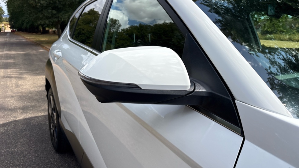 Hyundai KONA 1.6 Hybrid 129 Ultimate 5dr DCT Hybrid Hatchback - Image 24