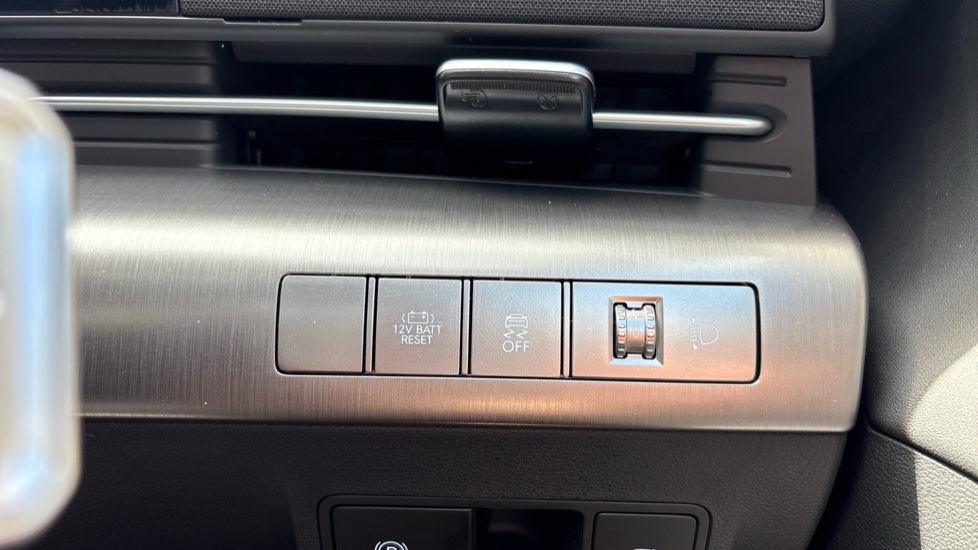 Hyundai KONA 1.6 Hybrid 129 Ultimate 5dr DCT Hybrid Hatchback - Image 42