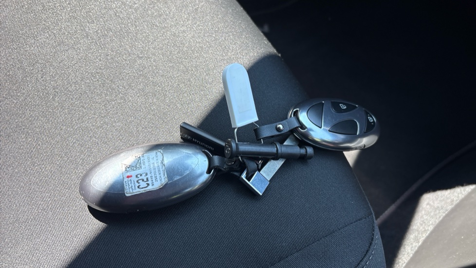 Hyundai KONA 1.6 Hybrid 129 N Line 5dr DCT Hybrid Hatchback - Image 20