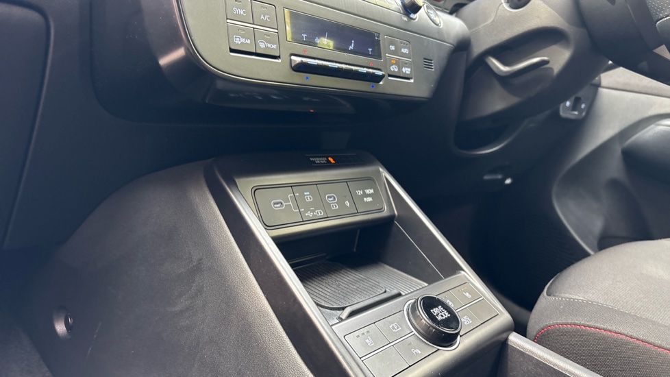 Hyundai KONA 1.6 Hybrid 129 N Line 5dr DCT Hybrid Hatchback - Image 13