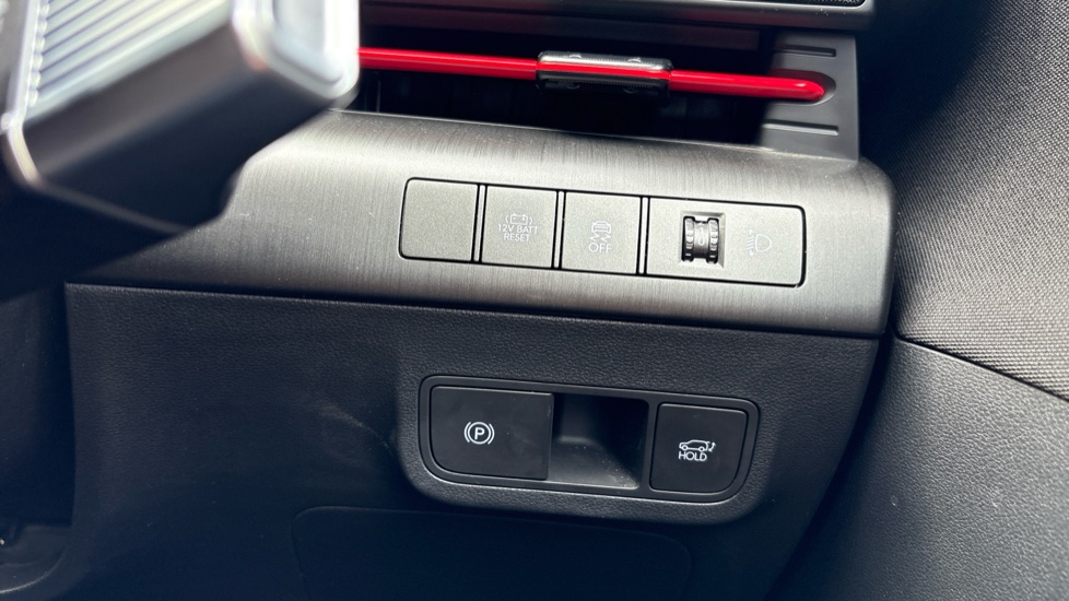 Hyundai KONA 1.6 Hybrid 129 N Line 5dr DCT Hybrid Hatchback - Image 41