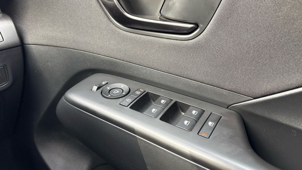 Hyundai KONA 1.6 Hybrid 129 N Line 5dr DCT Hybrid Hatchback - Image 42