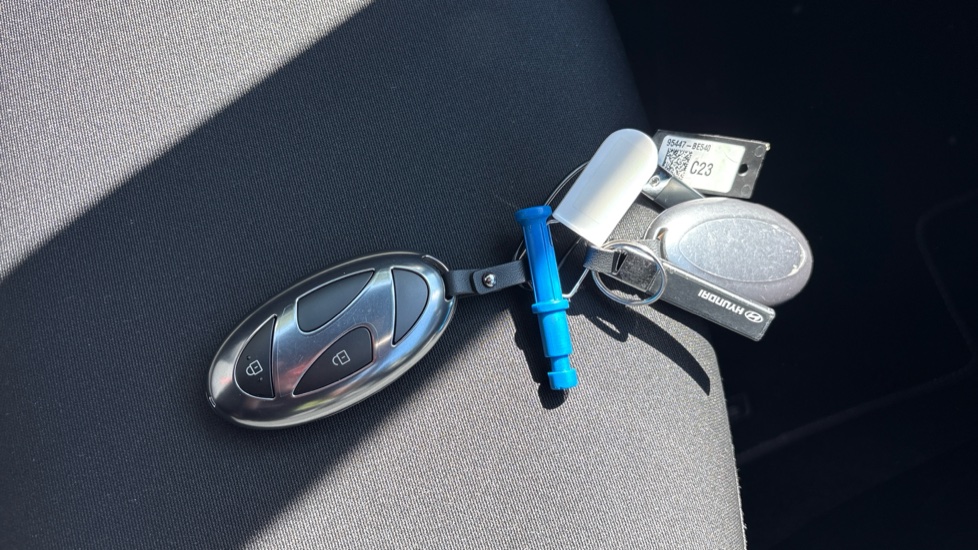 Hyundai KONA 1.6 Hybrid 129 N Line 5dr DCT Hybrid Hatchback - Image 20