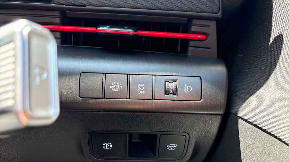 Hyundai KONA 1.6 Hybrid 129 N Line 5dr DCT Hybrid Hatchback - Image 42