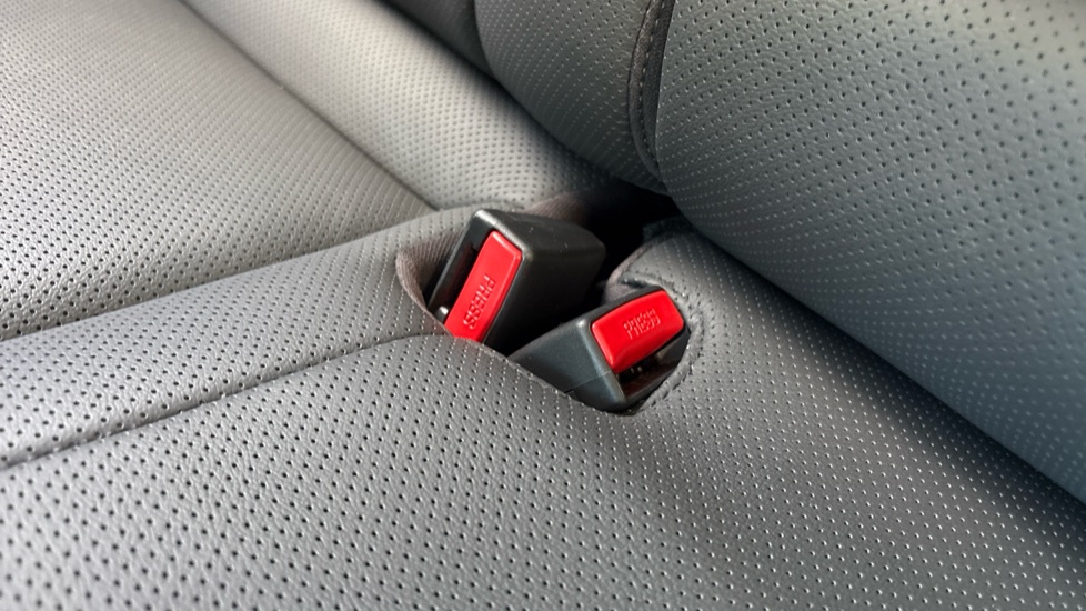 Hyundai KONA 1.6 Hybrid 129 Ultimate 5dr DCT Hybrid Hatchback - Image 17