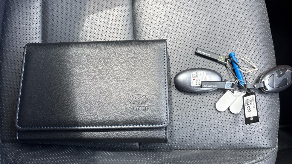 Hyundai KONA 1.6 Hybrid 129 Ultimate 5dr DCT Hybrid Hatchback - Image 19