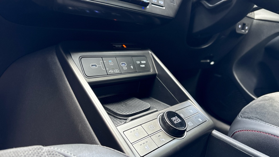 Hyundai KONA 1.6 Hybrid 129 N Line S 5dr DCT Hybrid Hatchback - Image 13